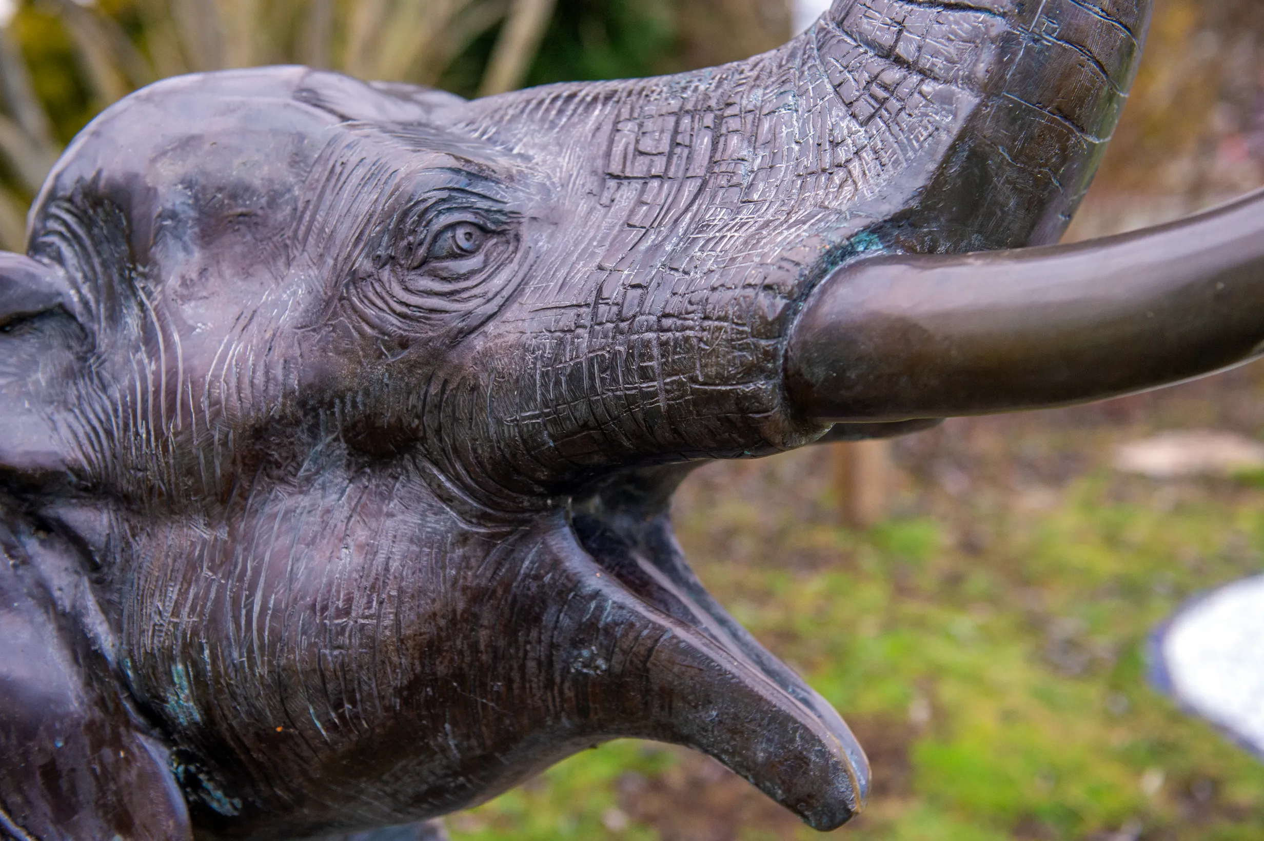 Elly — bronze elephant sculpture by James R. Shields III